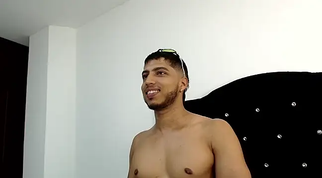 Snapshot of ryann_bigcock_ chatting on January 18, 2025, 11:21 am ryann bigcock online show from January 18, 2025, 11:21 am