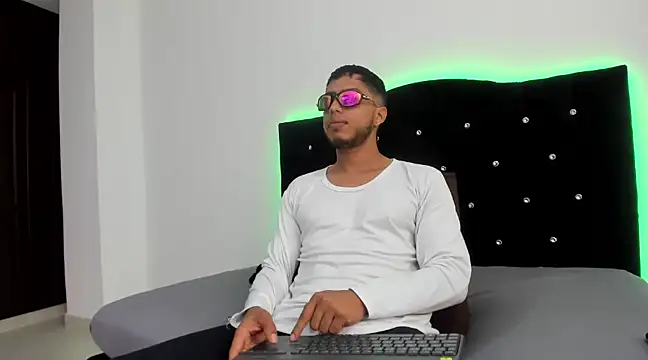 Snapshot of ryann_bigcock_ chatting on January 3, 2025, 12:40 pm ryann bigcock online show from January 3, 2025, 12:40 pm