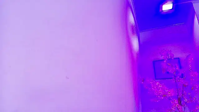 Arianna sweeet online show from May 17, 2026, 3:50 am