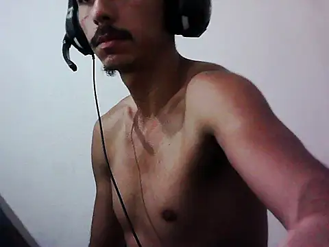 Snapshot of MagrinhoSaradoo chatting on October 25, 2025, 4:40 pm MagrinhoSaradoo online show from October 25, 2025, 4:40 pm