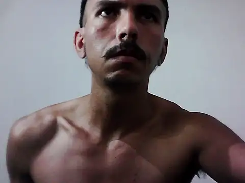 Snapshot of MagrinhoSaradoo chatting on November 17, 2025, 9:02 am MagrinhoSaradoo online show from November 17, 2025, 9:02 am