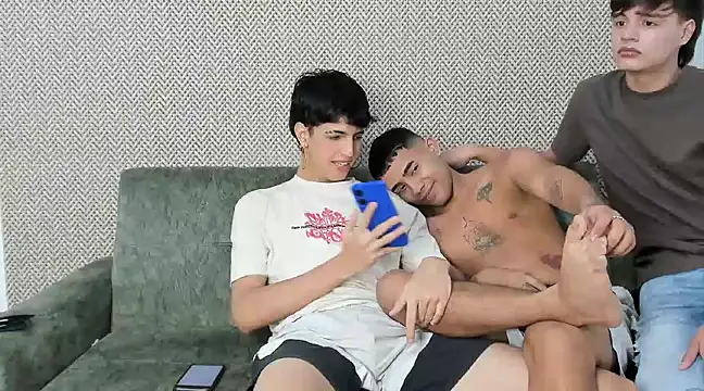 jhoseth sexxx18 online show from February 12, 2025, 7:02 pm