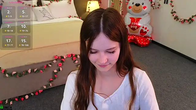 Snapshot of Rina_Red chatting on February 7, 2026, 1:35 am Rina Red online show from February 7, 2026, 1:35 am