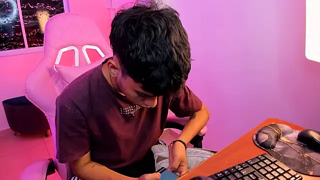 angelyoung18 online show from March 1, 2025, 3:38 pm