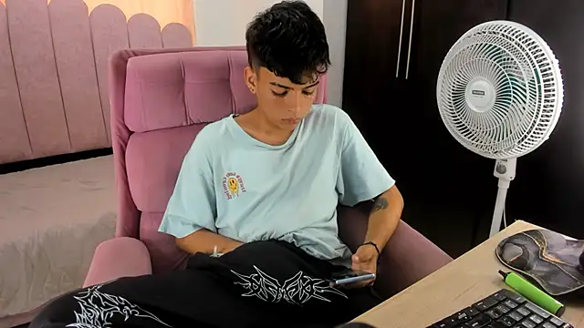 angelyoung18 online show from March 21, 2025, 7:46 pm