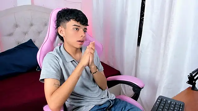 angelyoung18 online show from January 17, 2025, 7:38 pm