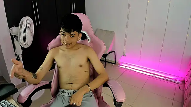 angelyoung18 online show from January 31, 2025, 9:16 pm