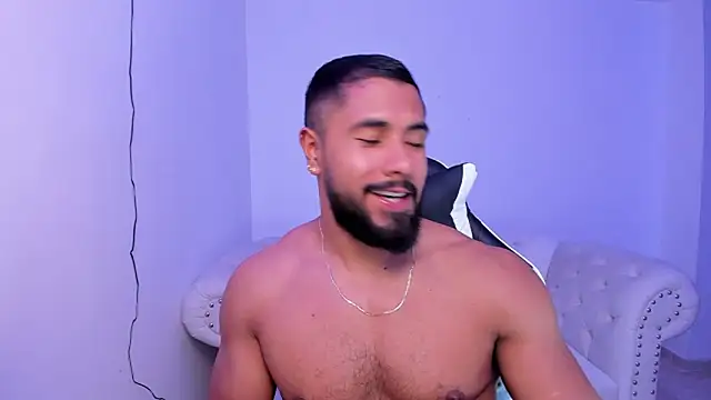 Santiago huntt online show from March 10, 2025, 9:40 pm