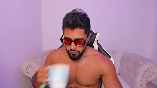 Santiago huntt online show from March 12, 2026, 8:46 pm