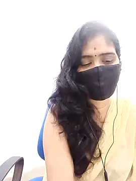 Snapshot of Lucky-Deepthi chatting on September 28, 2025, 12:28 am Lucky-Deepthi online show from September 28, 2025, 12:28 am