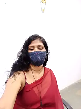 Snapshot of Lucky-Deepthi chatting on February 26, 2025, 11:30 pm Lucky-Deepthi online show from February 26, 2025, 11:30 pm