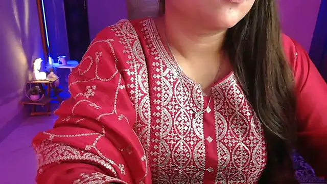 Snapshot of Mitikaa chatting on October 31, 2025, 2:24 pm Mitikaa online show from October 31, 2025, 2:24 pm