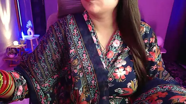 Snapshot of Mitikaa chatting on October 14, 2025, 4:51 pm Mitikaa online show from October 14, 2025, 4:51 pm