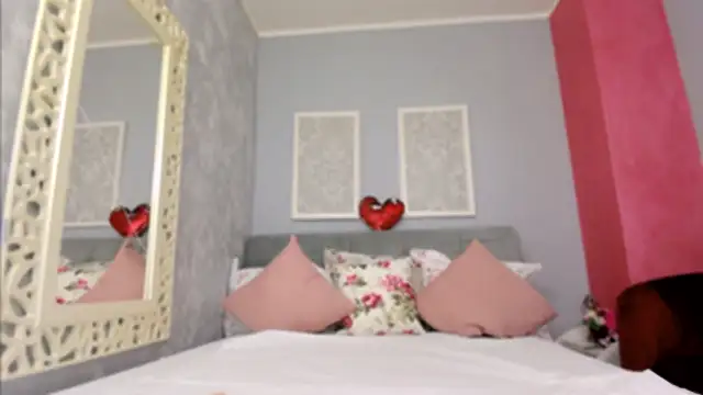 Snapshot of LustyRosee chatting on September 23, 2025, 5:03 am LustyRosee online show from September 23, 2025, 5:03 am