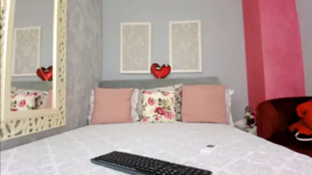 Snapshot of LustyRosee chatting on September 24, 2025, 5:03 am LustyRosee online show from September 24, 2025, 5:03 am