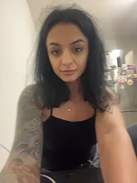 Snapshot of NNNoire chatting on November 18, 2025, 3:15 pm NNNoire online show from November 18, 2025, 3:15 pm