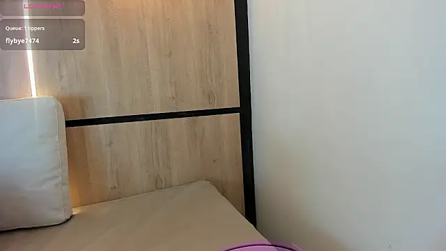 ashlyn parker online show from January 13, 2026, 8:35 pm