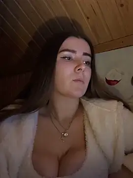 Snapshot of mewKate chatting on February 10, 2026, 6:40 pm mewKate online show from February 10, 2026, 6:40 pm