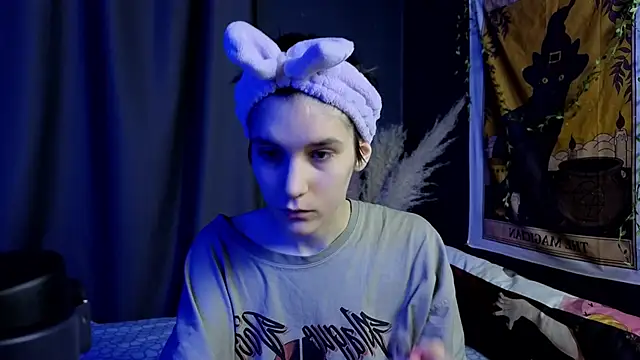 Hyeon Jin online show from February 8, 2025, 8:42 pm