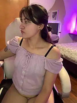 Camila pinkk online show from March 14, 2025, 7:55 pm