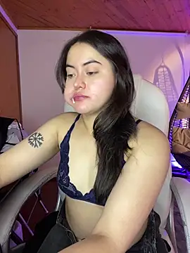 Camila pinkk online show from June 10, 2026, 1:56 pm