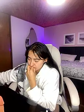 Camila pinkk online show from March 8, 2025, 5:22 pm