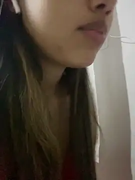 Snapshot of LuizaDiaz chatting on March 3, 2025, 7:49 pm LuizaDiaz online show from March 3, 2025, 7:49 pm