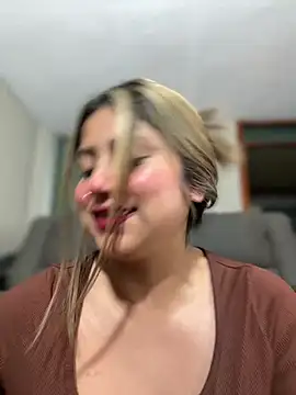 Snapshot of Adrianisx chatting on February 13, 2026, 4:34 am Adrianisx online show from February 13, 2026, 4:34 am