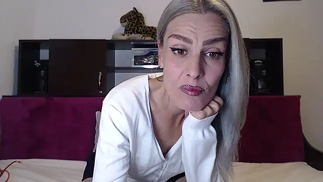 AshlineKatte online show from September 29, 2025, 2:01 pm