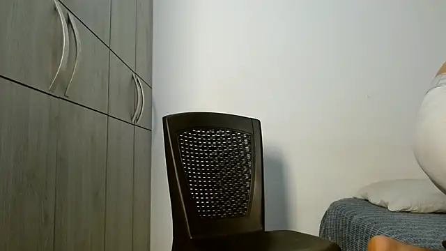 lonelydick2002 online show from October 29, 2025, 10:25 am