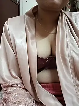 Snapshot of karishma_kappur chatting on February 18, 2025, 4:14 pm karishma kappur online show from February 18, 2025, 4:14 pm