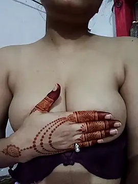 Snapshot of karishma_kappur chatting on March 15, 2025, 6:43 pm karishma kappur online show from March 15, 2025, 6:43 pm