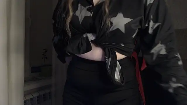 Snapshot of AnnaLightt chatting on February 24, 2025, 12:20 am AnnaLightt online show from February 24, 2025, 12:20 am