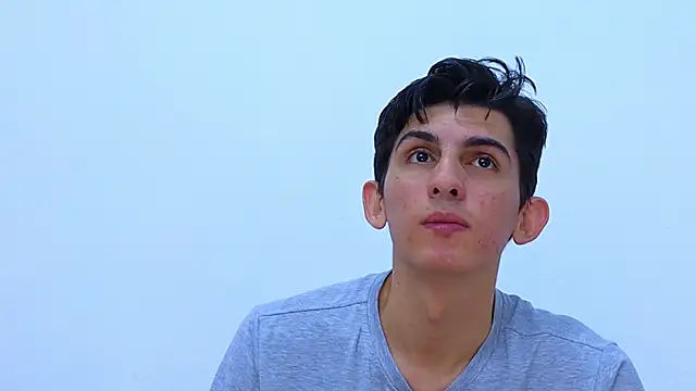 Snapshot of Ana_and_Leo chatting on February 19, 2025, 12:33 pm Ana and Leo online show from February 19, 2025, 12:33 pm