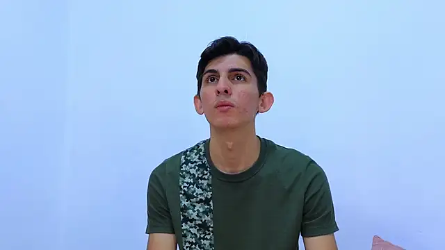 Snapshot of Ana_and_Leo chatting on February 11, 2025, 12:04 pm Ana and Leo online show from February 11, 2025, 12:04 pm