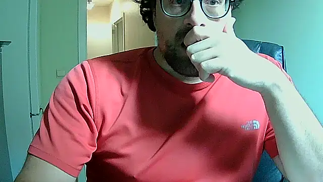 Snapshot of littlehairyman chatting on October 18, 2025, 10:06 am littlehairyman online show from October 18, 2025, 10:06 am