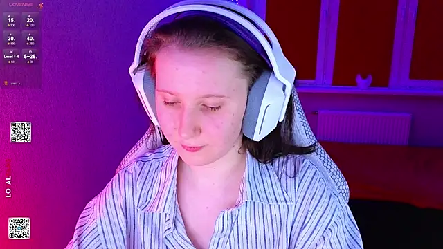 Snapshot of mon_lola chatting on February 28, 2026, 7:35 pm mon lola online show from February 28, 2026, 7:35 pm