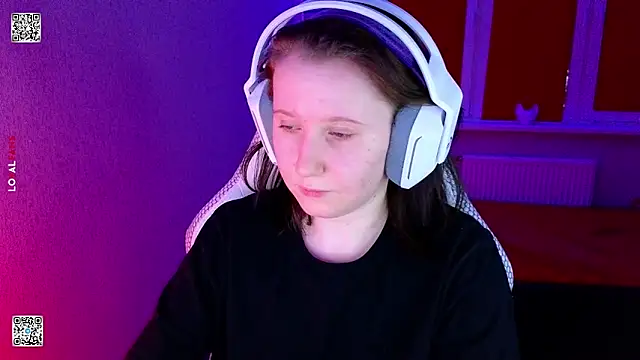 Snapshot of mon_lola chatting on February 9, 2026, 3:21 pm mon lola online show from February 9, 2026, 3:21 pm