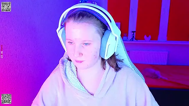 mon lola online show from November 30, 2025, 4:52 pm