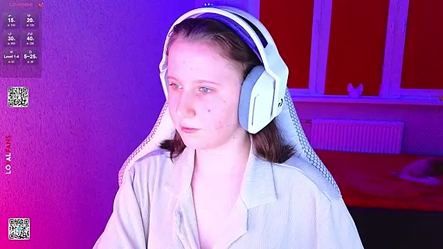 Snapshot of mon_lola chatting on February 17, 2026, 3:42 pm mon lola online show from February 17, 2026, 3:42 pm