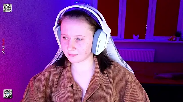 Snapshot of mon_lola chatting on February 3, 2026, 3:39 pm mon lola online show from February 3, 2026, 3:39 pm