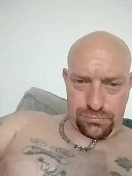 jayjay198080 online show from February 6, 2025, 2:15 pm