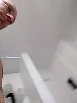 jayjay198080 online show from March 20, 2025, 1:37 pm