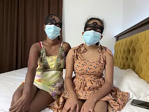 Snapshot of Tatoo_girl chatting on March 9, 2025, 8:40 am Tatoo girl online show from March 9, 2025, 8:40 am