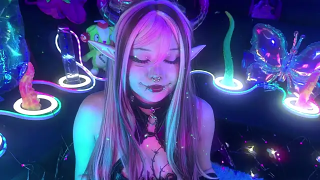 LaytonBox online show from April 16, 2026, 3:02 pm