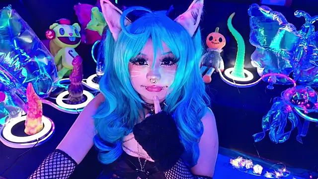 Snapshot of LaytonBox chatting on January 16, 2026, 1:04 pm LaytonBox online show from January 16, 2026, 1:04 pm