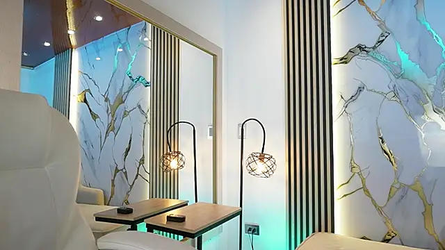 Emma Walkerr  online show from February 23, 2026, 7:03 pm