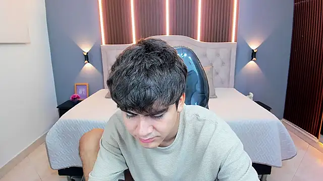 Snapshot of Tommy18__ chatting on February 3, 2026, 3:26 am Tommy18 online show from February 3, 2026, 3:26 am