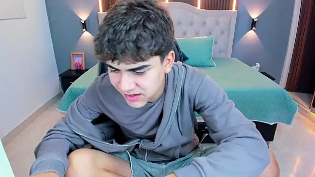 Snapshot of Tommy18__ chatting on March 1, 2026, 3:28 am Tommy18 online show from March 1, 2026, 3:28 am