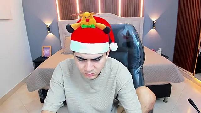 Tommy18   online show from December 2, 2025, 3:52 am